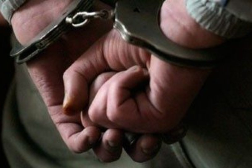 Два сотрудника УБЭП в Чите арестованы по подозрению в получении взяток от бизнесмена