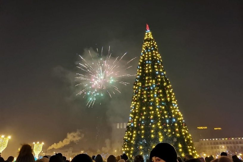 Рождественский фейерверк прогремел на площади Читы