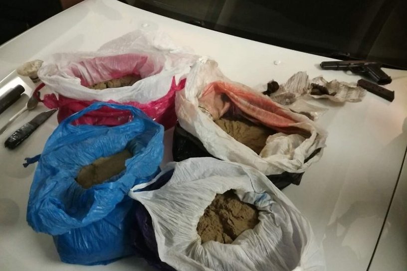 Полицейские Ангарска изъяли у подозреваемых в сбыте наркотиков 4 кг гашиша на 0,5 млн р.