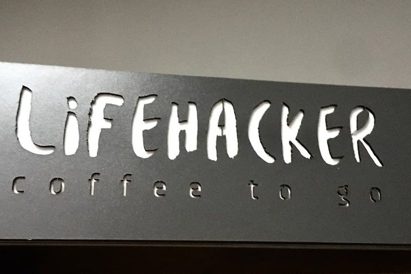 Три вендинговых аппарата сети кофеен Lifehacker Coffeе продают в Чите