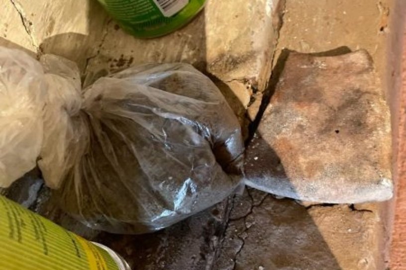 Полицейские нашли дома у жителя Тулуна около 7 кг наркотиков