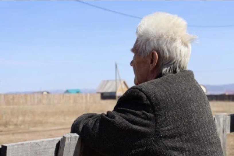Волонтёры в Забайкалье собрали более ста тысяч на жильё для пенсионера из картонного дома