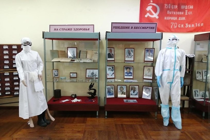 Выставка, посвящённая погибшим в борьбе с COVID-19 медработникам (6+), открылась в Чите