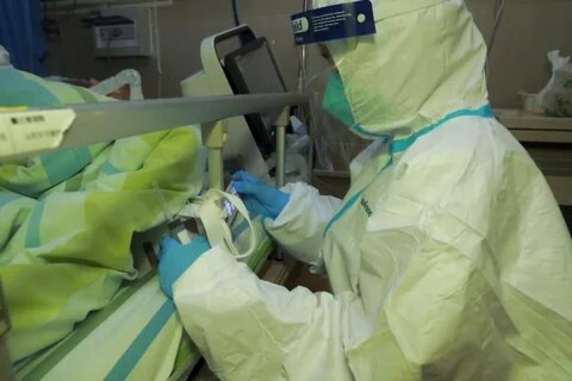 МИД дал рекомендации россиянам из-за вспышки коронавируса в Китае, где погибли 25 человек
