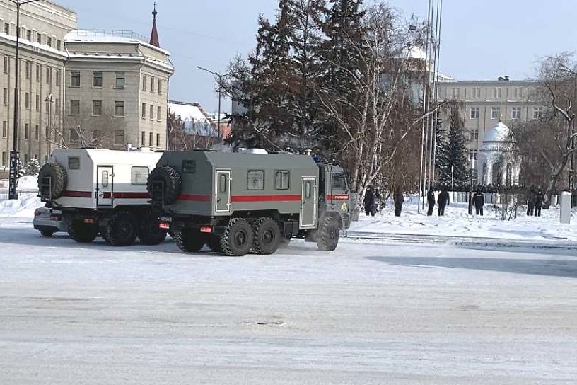 Незаконное шествие в Иркутске: автозаки, ОМОН и задержания