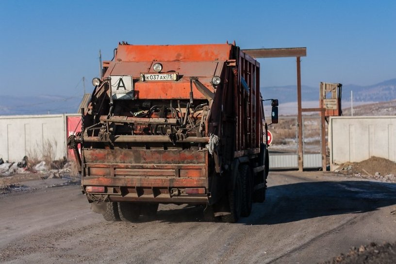 «Олерон+» обвинил подрядчика в сбое вывоза мусора в Краснокаменске из-за невыплаты зарплат