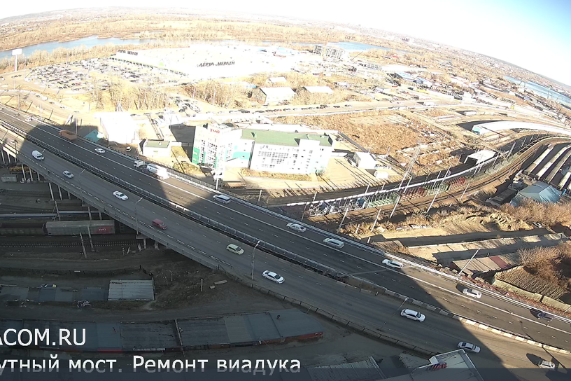 Движение запустили по одной полосе ремонтируемого путепровода на ул. Джамбула в Иркутске