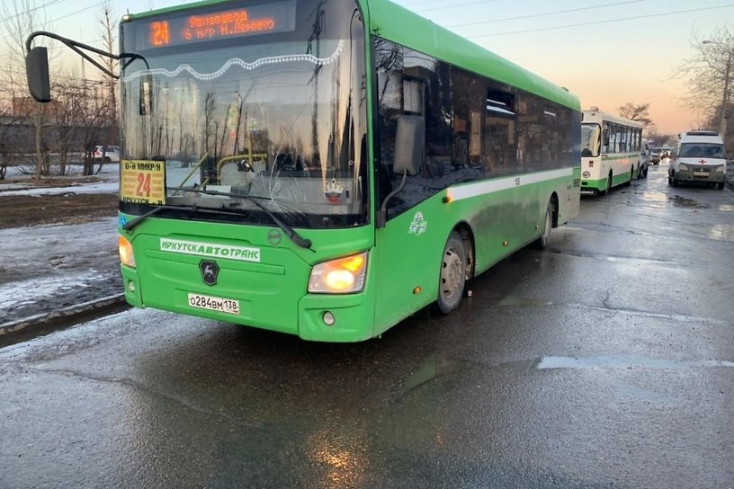 Водитель автобуса в Иркутске сбил насмерть 67-летнюю пенсионерку