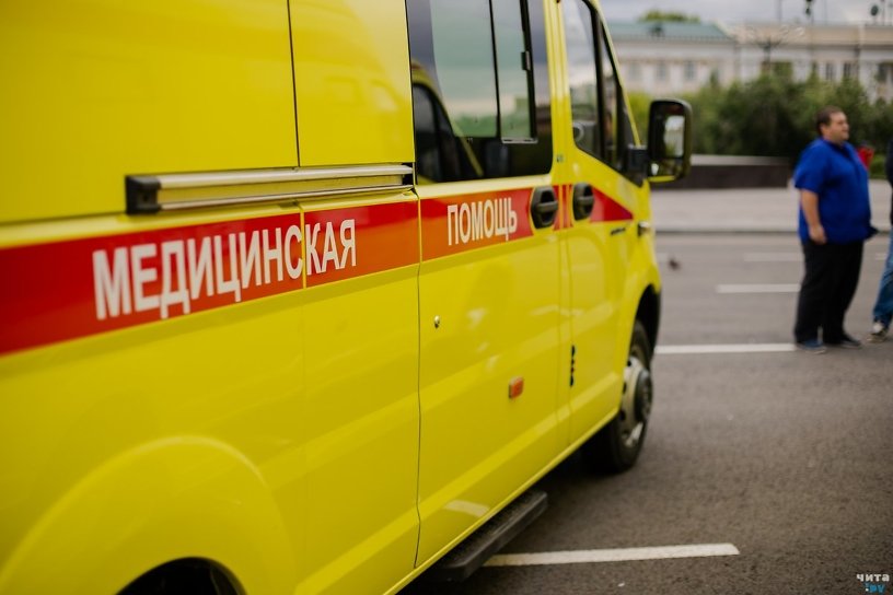 Четыре автомобиля скорой помощи получили медики Иркутской области