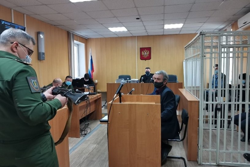 В суде представили автомат Калашникова, из которого Шамсутдинов расстрелял сослуживцев