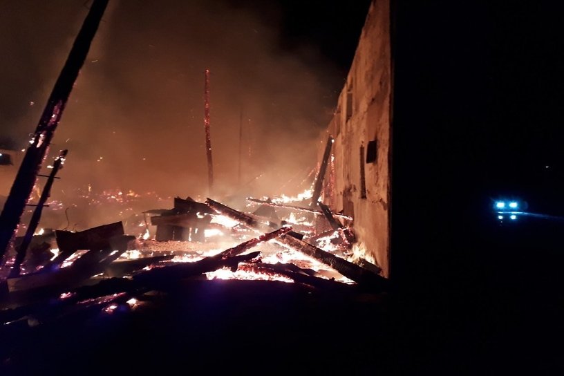 Склад пиломатериалов на площади 500 кв. метров сгорел в Братске