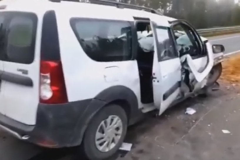 Три человека погибли при столкновении Lada Largus и КАМАЗа в Нижнеудинском районе