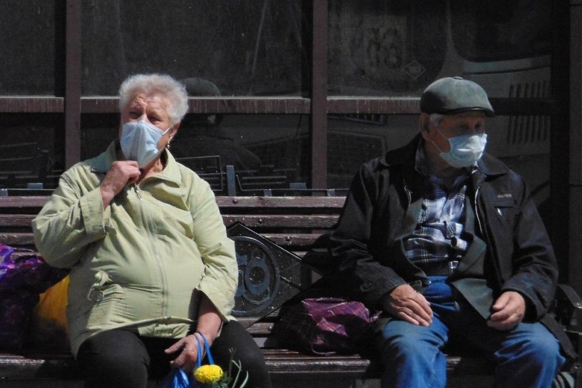 Режим самоизоляции для пенсионеров продлили в Иркутской области до 17 марта