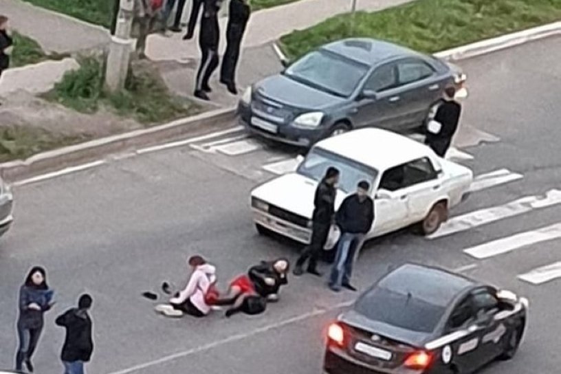«Жигули» сбили двух девушек на пешеходном переходе Братска, в том числе несовершеннолетнюю