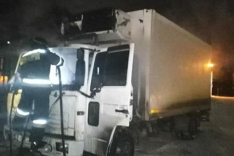 Двое мужчин погибли в загоревшемся грузовике в Иркутске 