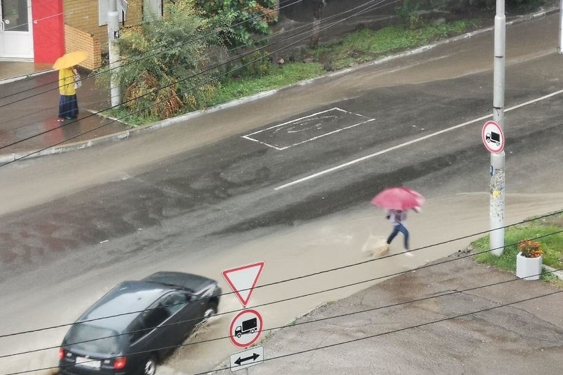 Власти Читы вновь попросили горожан привязать предметы на балконах из-за плохой погоды
