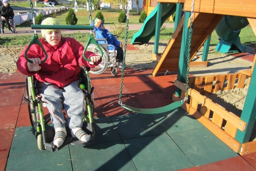 Клубы для поддержки родителей детей-инвалидов создадут в Иркутской области в 2019 году