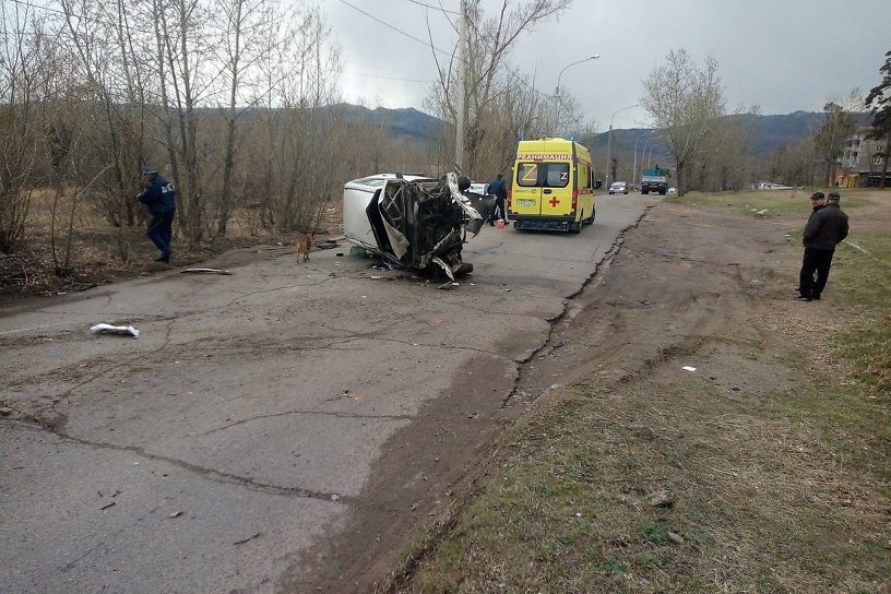 Нетрезвый водитель Toyota Probox влетел в электроопору в посёлке Антипиха под Читой