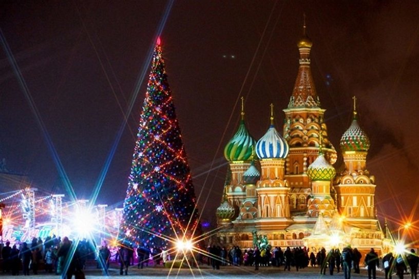 Дети из детдомов и интернатов Забайкалья слетали на новогоднюю ёлку в Москву