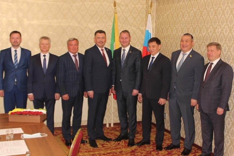 Евгений Ярилов и Александр Сапожников провели торжественный приём делегаций в Чите 29 мая