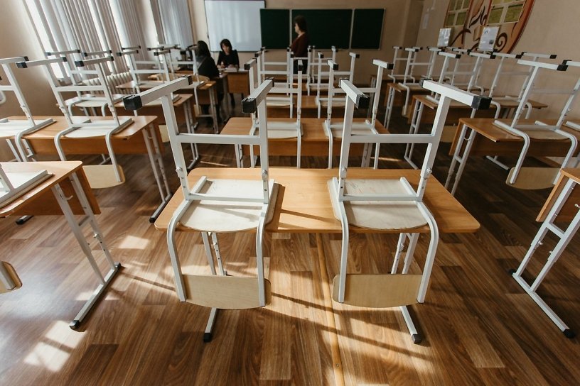 810 школьников болеют коронавирусом в Иркутской области
