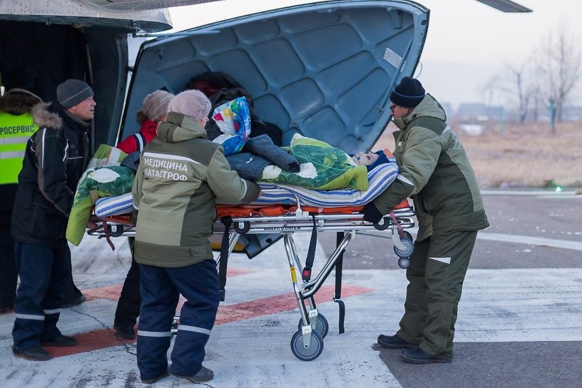 Пациента с переломом позвоночника планируют санавиацией доставить на Алтай из Читы