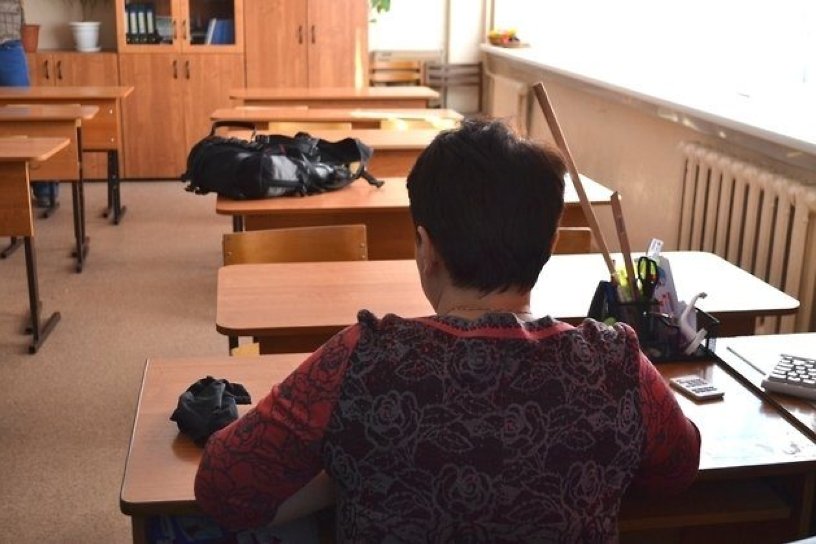 СМИ: Дети не смогли попасть в школу в Усть-Илимске из-за заблокированных карт
