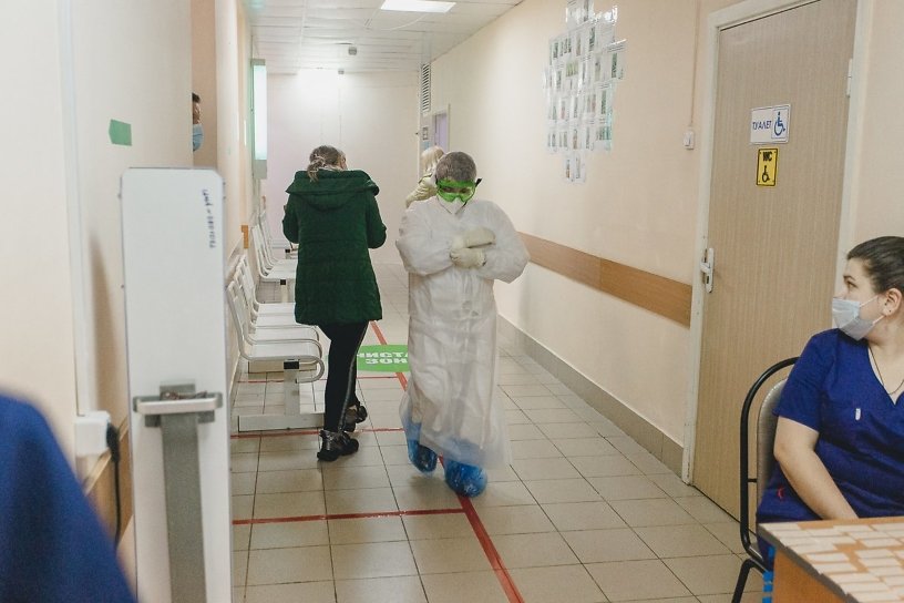 384 новых случая коронавируска выявили в Иркутской области за сутки
