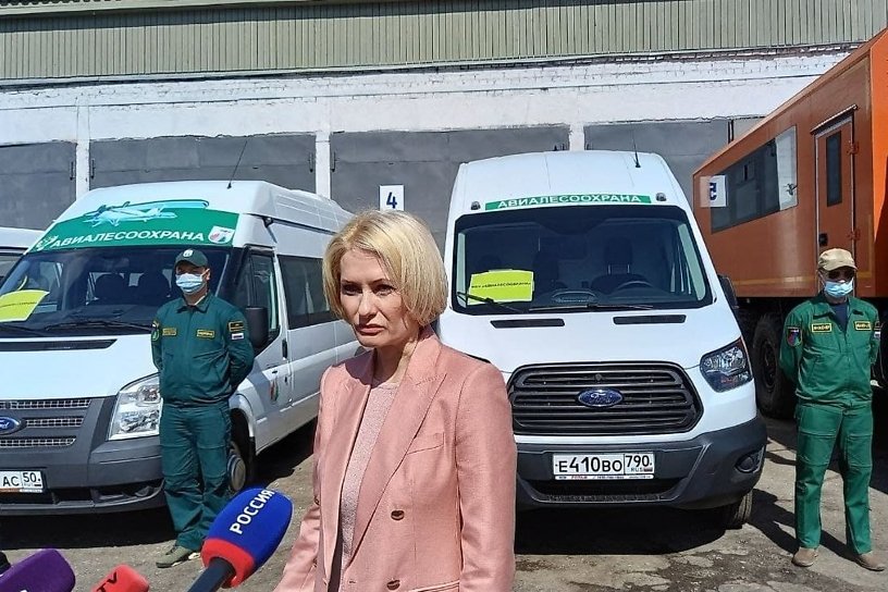 Вице-премьер Абрамченко посмотрела новую лесопожарную технику в Чите
