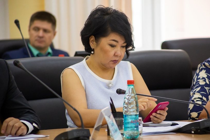 Ванчикова пообещала подумать о суде со СМИ из-за репортажа про дома для детей-сирот