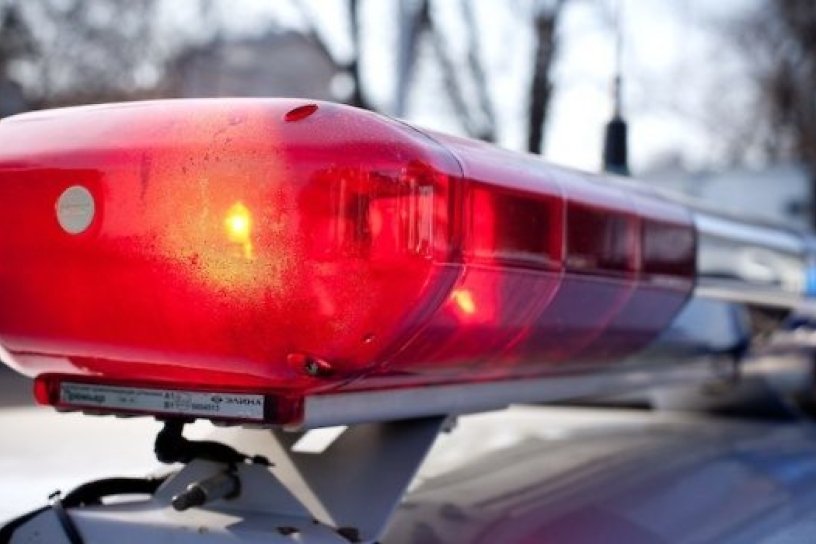 Полиция задержала водителя, сбившего светофор и дорожный знак в Братске