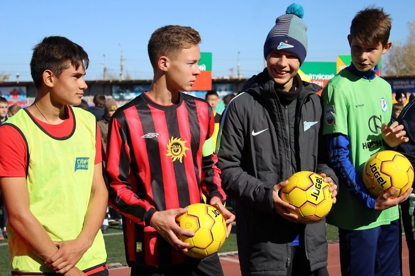 Футболисты из восьми регионов России приехали в Читу на акцию «Уличный красава»