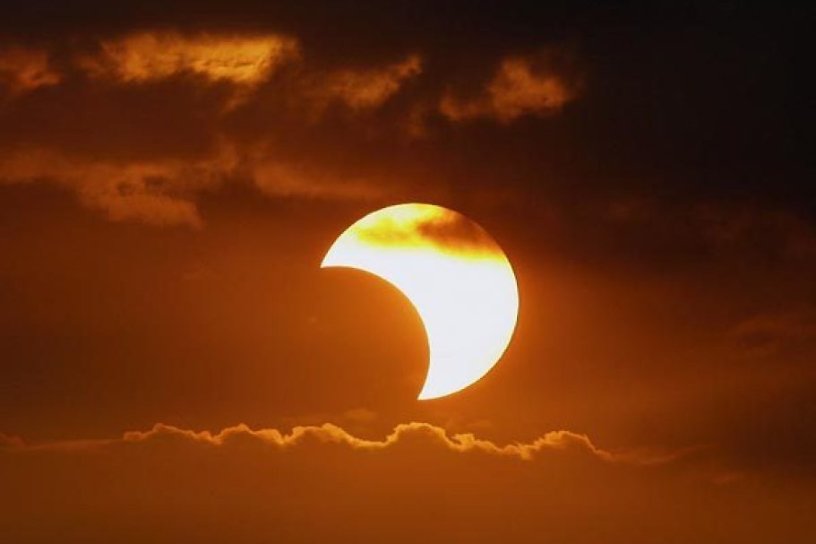 Видеосъёмку затмения в Иркутске опубликовали на сайте американского астронома