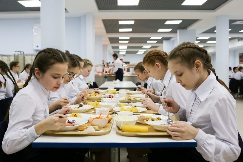 Школьные столовые в Забайкалье смогут готовить полуфабрикаты для соседних - минобразования