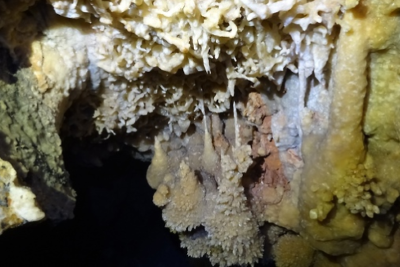 Спелеологи показали красивые места самой большой пещеры в Забайкалье