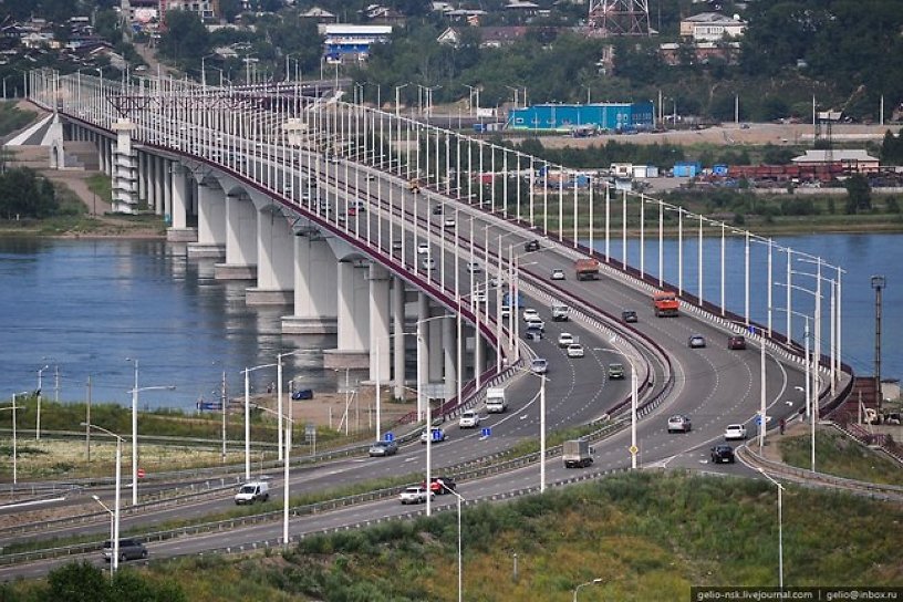 Верхний слой асфальта поменяют на Академическом мосту в Иркутске в 2021 г.