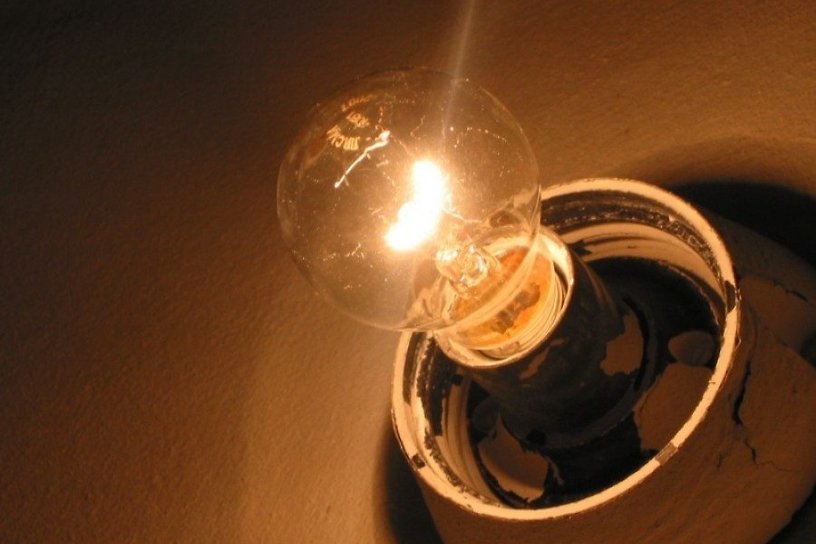 Количество оставшихся без света из-за людей в Приангарье сократилось вдвое – до 1,1 тысячи