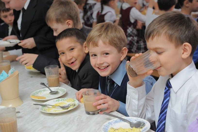 Школа №19 Читы накормила родителей в столовой, чтобы они убедились в хорошем питании детей