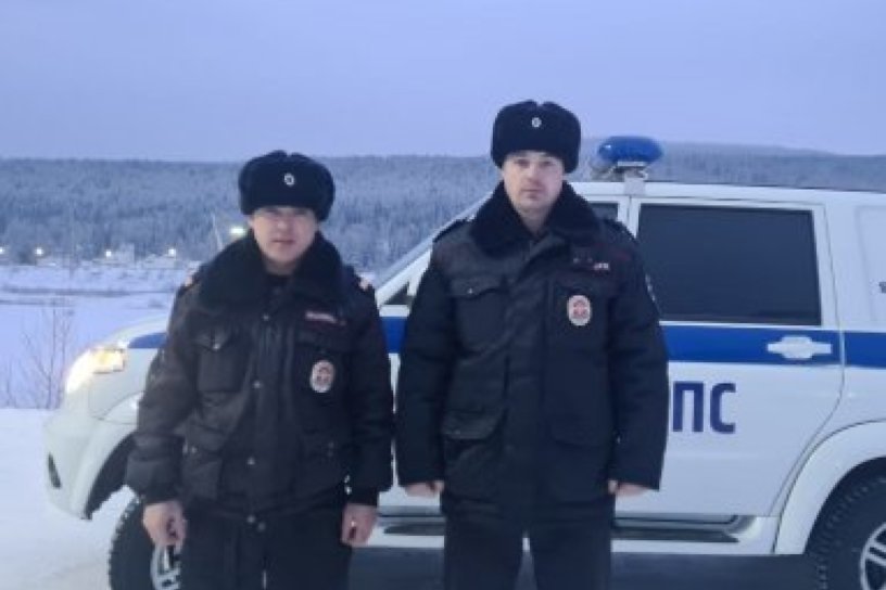 Полицейские спасли троих охотников, застрявших в машине в тайге Усть-Кутского района