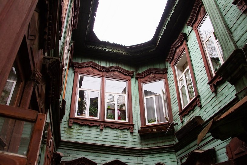 «Исчезающий Иркутск»: Дом-«колодец» на Луговой
