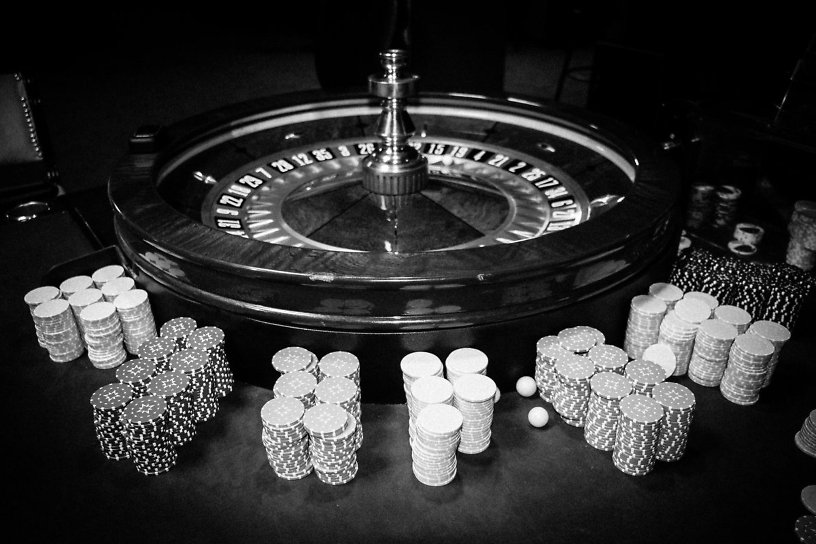 Шестерых человек будут судить за организацию подпольного казино в Ангарске