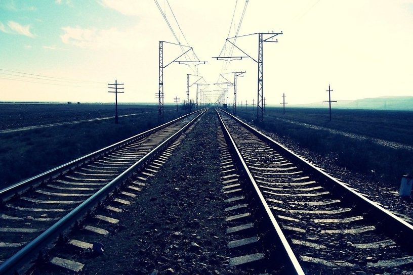 Две шестиклассницы устроили фотосессию на железнодорожных путях в Братске