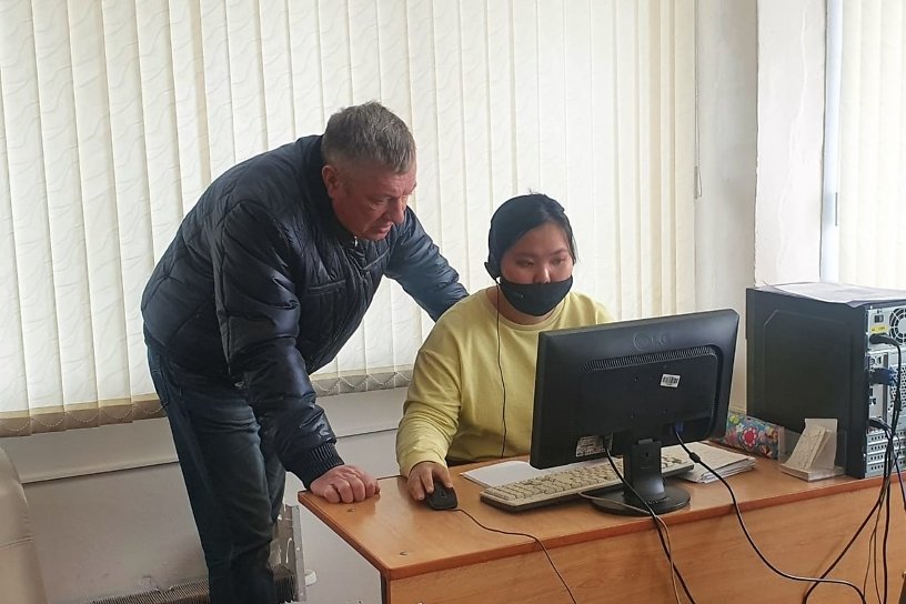Гурулёв проверил работу колл-центров по вакцинации от коронавируса в Чите