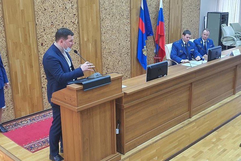 Замгенпрокурора вынес предостережения двум министрам и главе лесхоза в Иркутской области