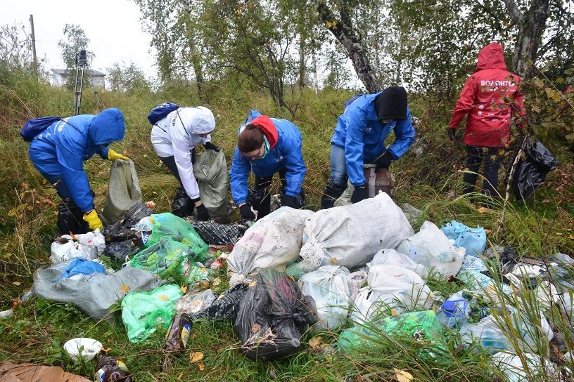 Более 4 тонн мусора собрали на озере «Квадрат» в Иркутске