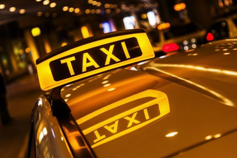 Цена поездки в такси выросла по всей России